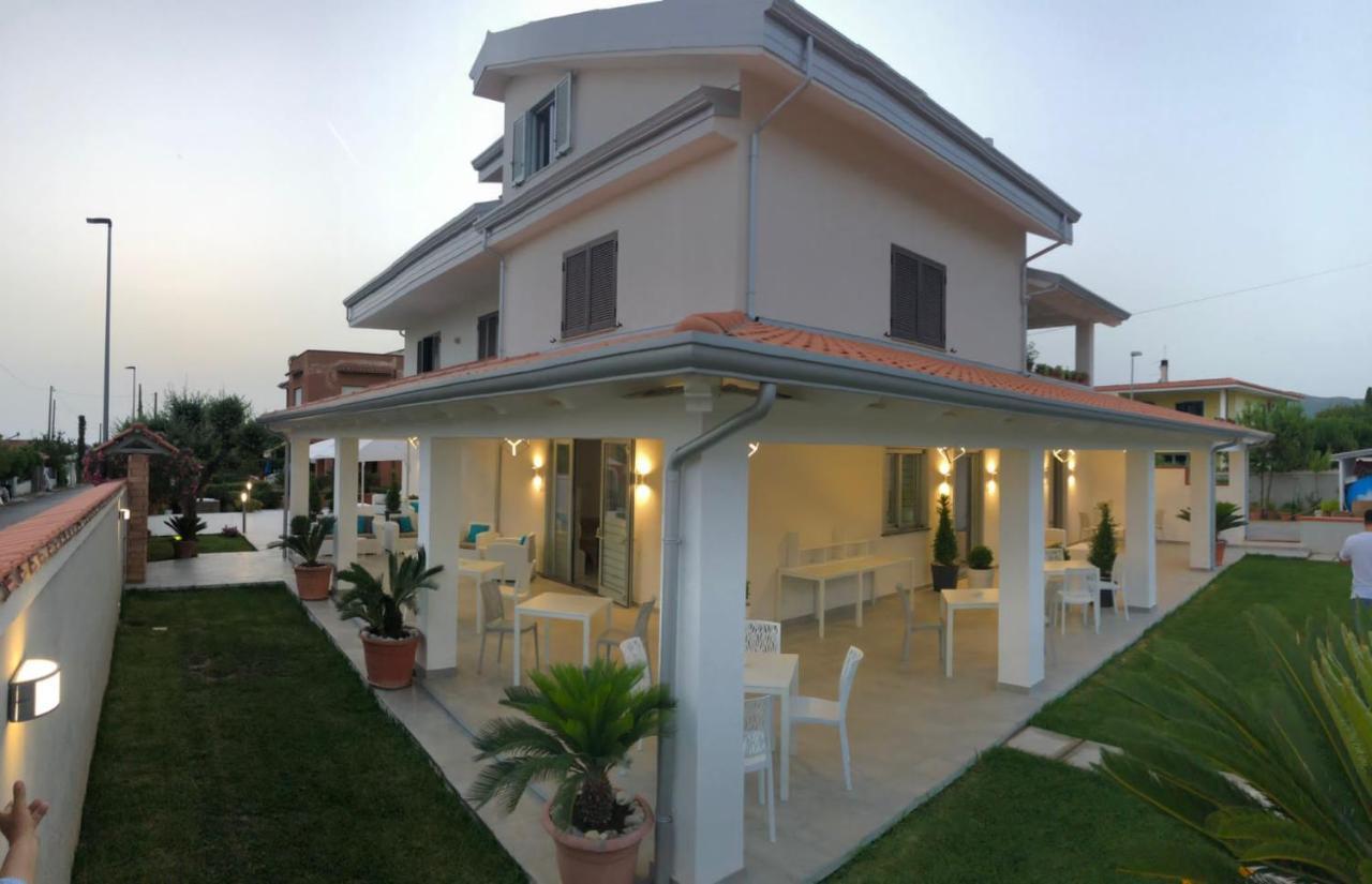 Invilla Bed&Breakfast - Quality Rooms Санта-Мария-ди-Кастеллабате Экстерьер фото