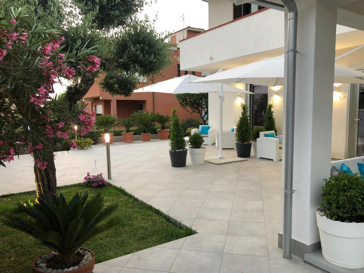 Invilla Bed&Breakfast - Quality Rooms Санта-Мария-ди-Кастеллабате Экстерьер фото