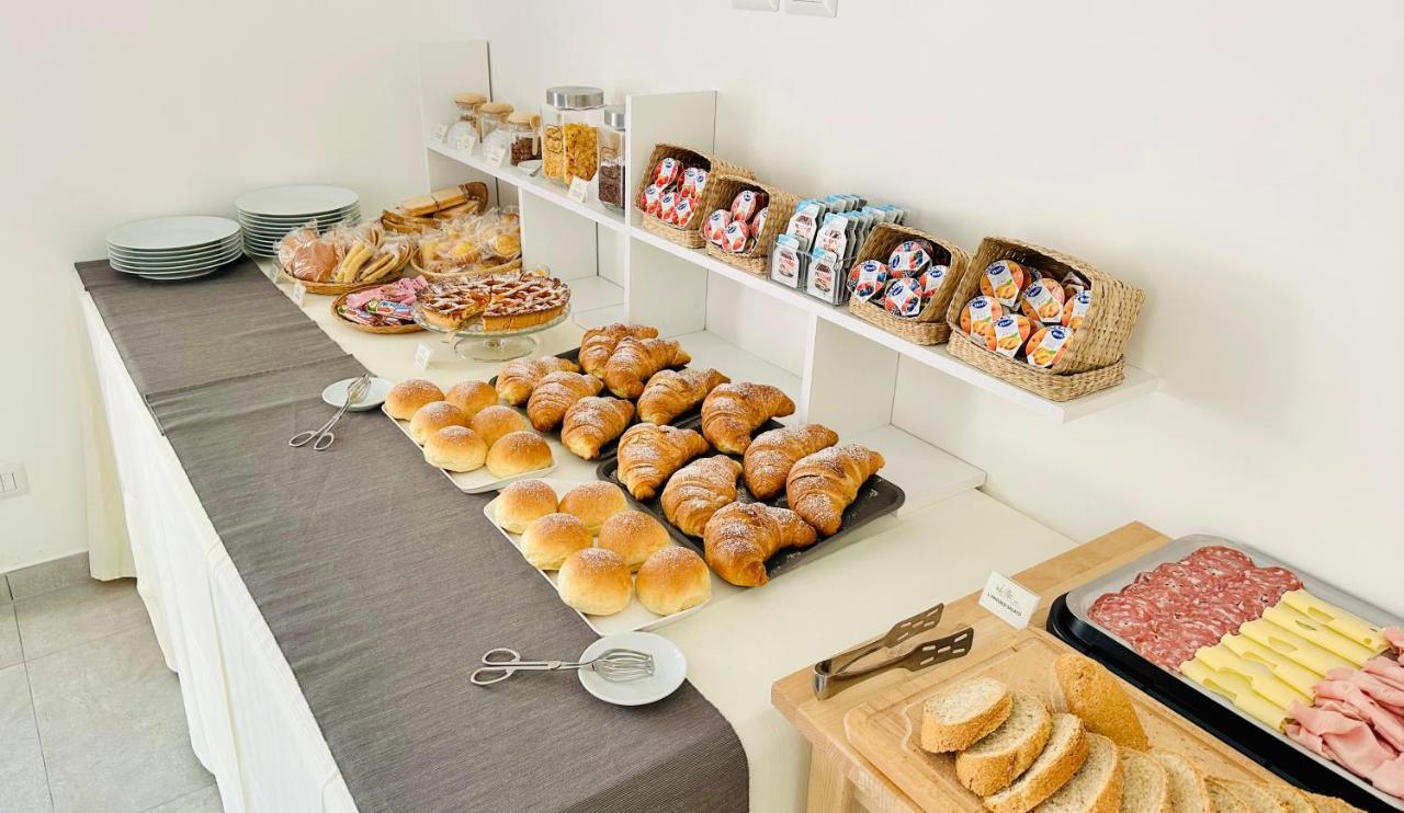 Invilla Bed&Breakfast - Quality Rooms Санта-Мария-ди-Кастеллабате Экстерьер фото