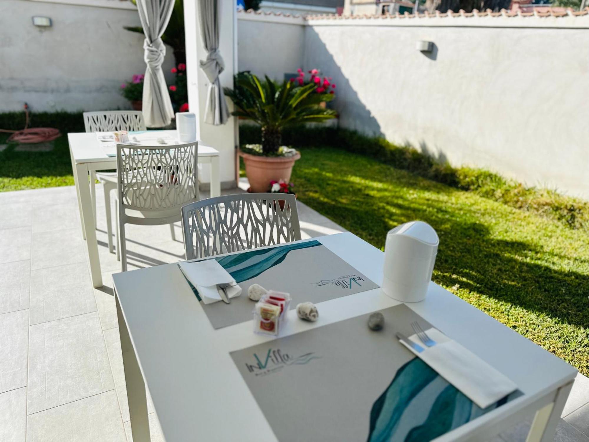 Invilla Bed&Breakfast - Quality Rooms Санта-Мария-ди-Кастеллабате Экстерьер фото