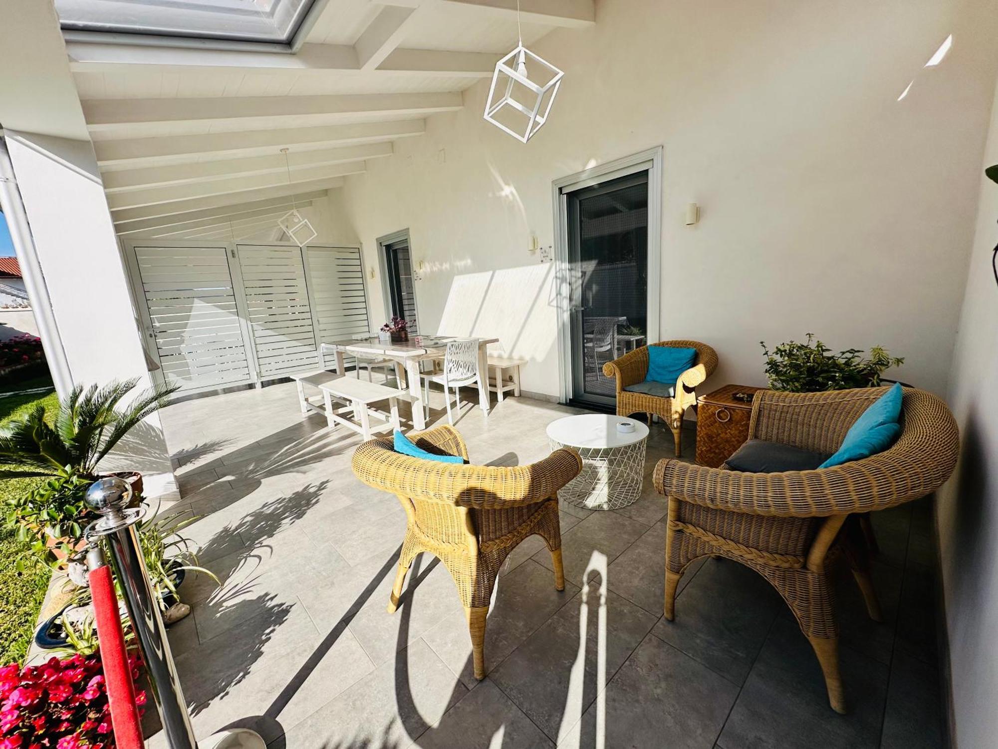 Invilla Bed&Breakfast - Quality Rooms Санта-Мария-ди-Кастеллабате Экстерьер фото