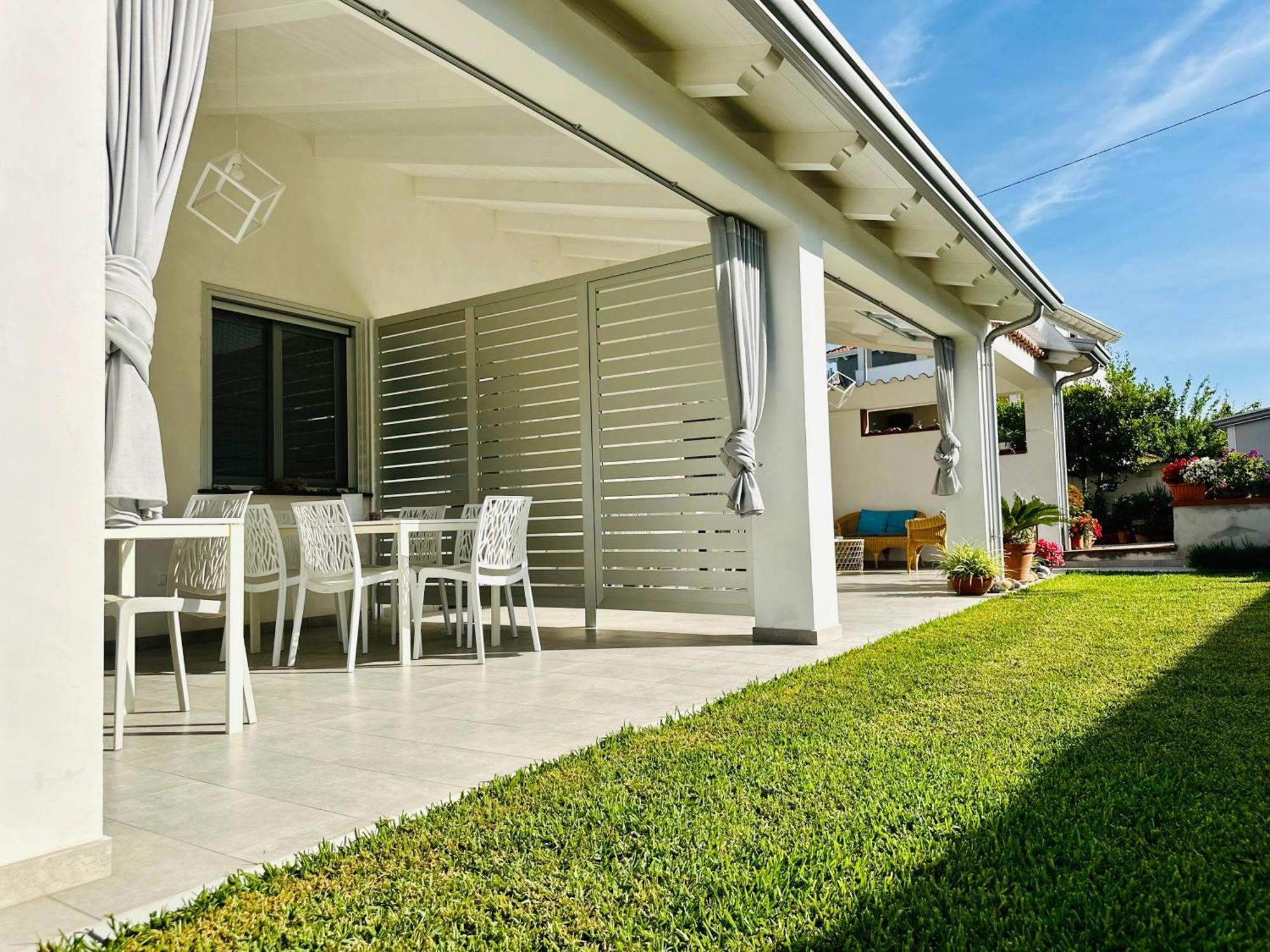 Invilla Bed&Breakfast - Quality Rooms Санта-Мария-ди-Кастеллабате Экстерьер фото